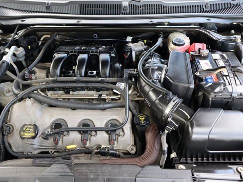 Used 2010 Ford Taurus Limited image 38