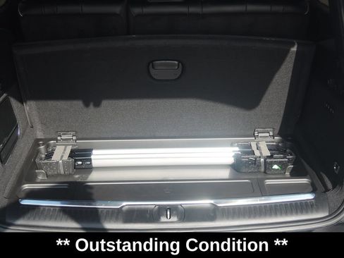 Used 2023 Jeep Grand Wagoneer Series III AWD/4WD image 36
