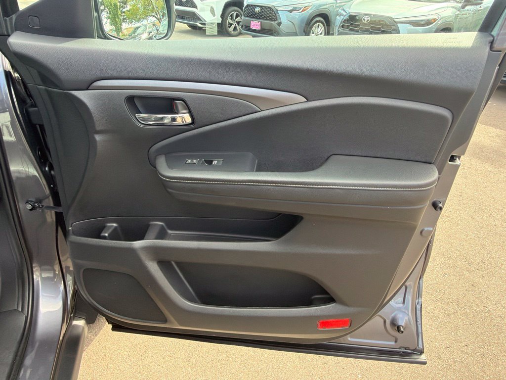 Used 2025 Honda Ridgeline RTL image 10