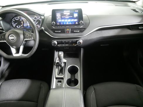 Used 2022 Nissan Altima 2.5 SV image 10