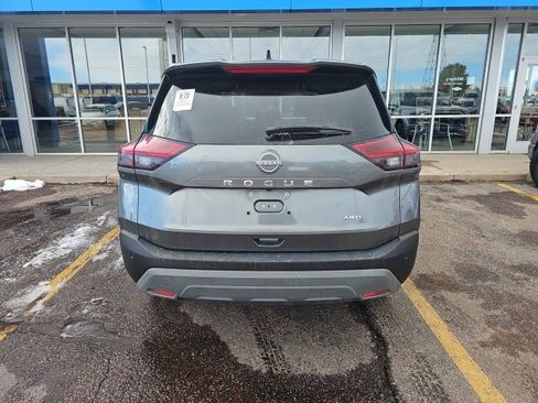 Used 2023 Nissan Rogue S image 4