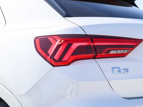 Used 2023 Audi Q3 2.0T Premium w/ Convenience Package AWD/4WD image 12