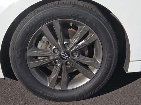 Used 2018 Hyundai Elantra SEL w/ Cargo Package image 25