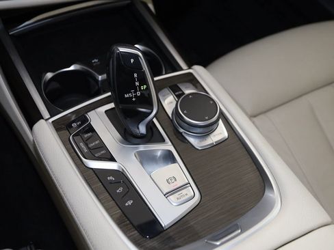 Used 2020 BMW 740i xDrive w/ Cold Weather Package image 34