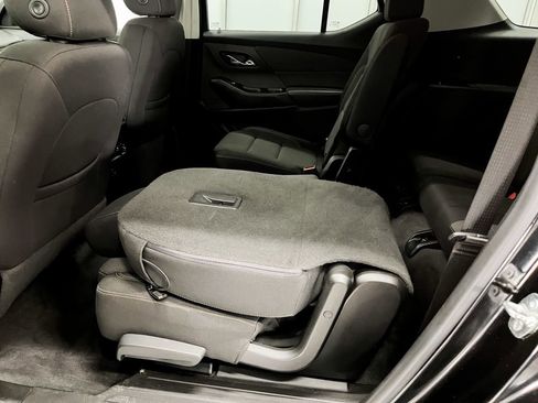 Used 2020 Chevrolet Traverse LT image 28