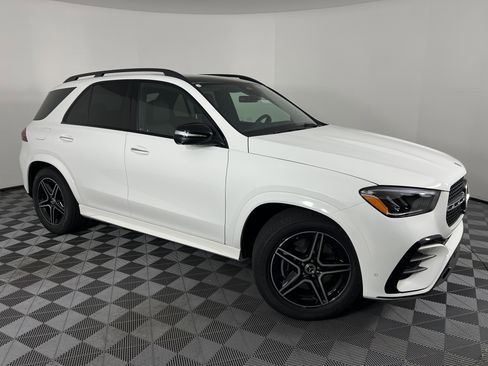 Used 2025 Mercedes-Benz GLE 450 4MATIC image 2