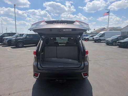 Used 2018 Toyota Highlander Limited AWD/4WD image 46