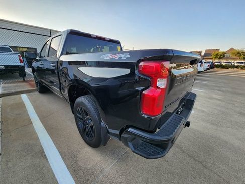 Used 2025 Chevrolet Silverado 1500 Custom w/ LPO, Dark Essentials Package AWD/4WD image 4