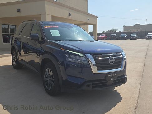 Used 2024 Nissan Pathfinder SV FWD image 1