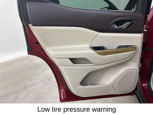 Used 2018 GMC Acadia Denali w/ Technology Package image 30