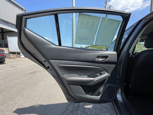 Used 2025 Nissan Altima 2.5 SR FWD image 24