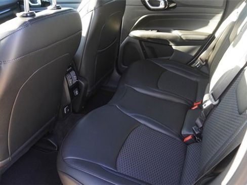 New 2026 Jeep Compass Latitude image 15