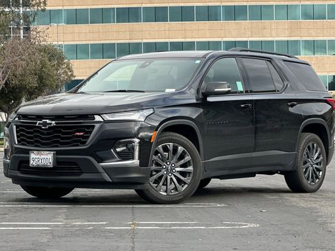 Certified 2023 Chevrolet Traverse RS image 8