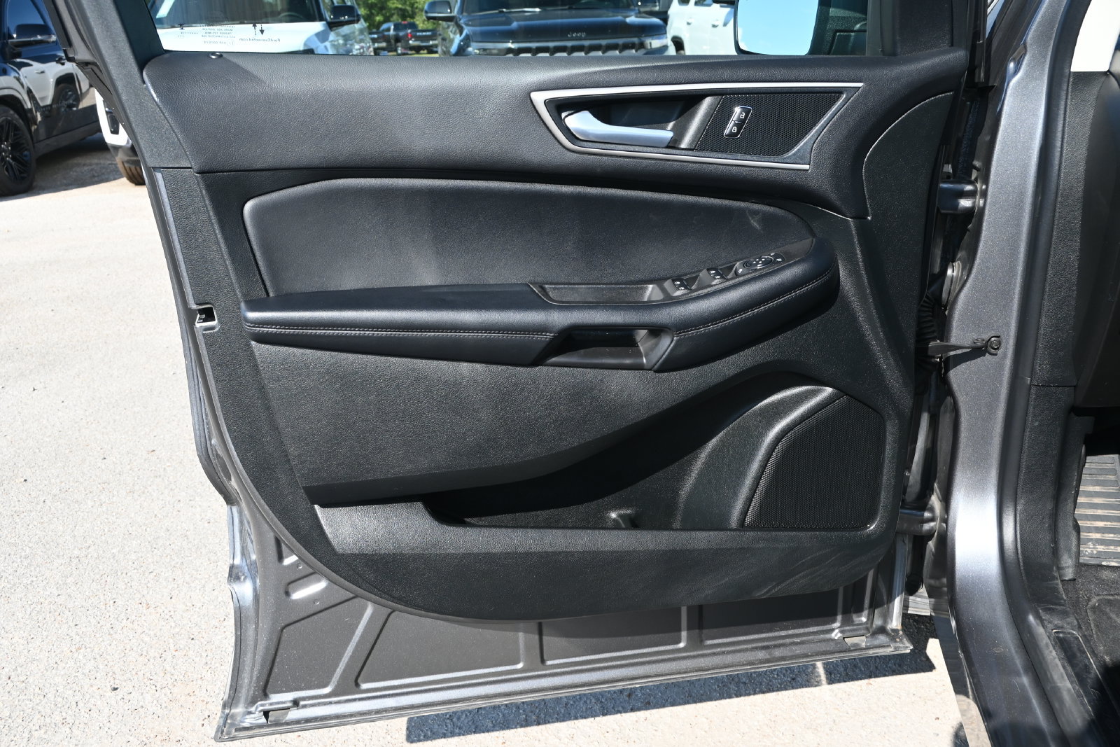 Used 2023 Ford Edge SEL w/ Convenience Package AWD/4WD image 8