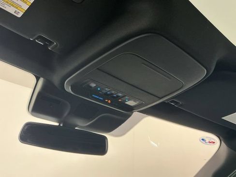 Used 2025 Ford Expedition Tremor AWD/4WD image 23