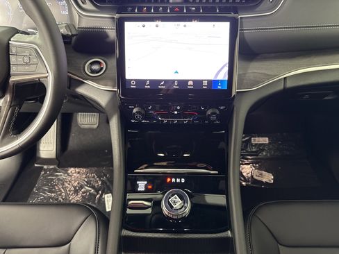 New 2025 Jeep Grand Cherokee Limited w/ Trailer Tow Package image 25