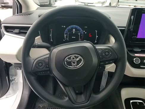 Used 2026 Toyota Corolla LE image 11