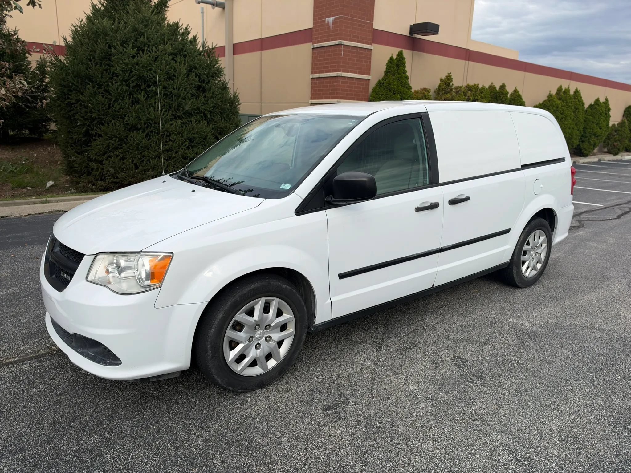 Used 2015 RAM C/V Tradesman FWD image 1
