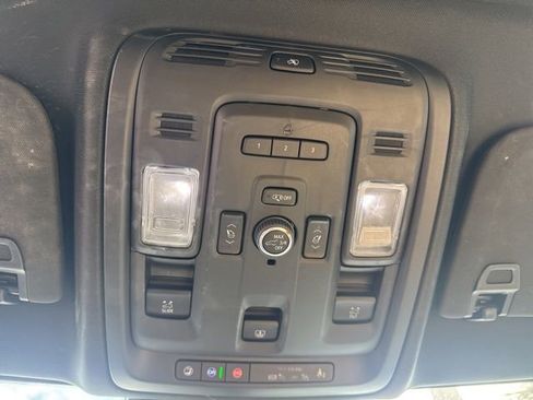 Used 2023 Cadillac Escalade Premium Luxury image 19