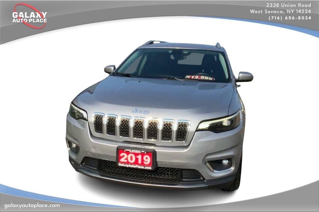 Used 2019 Jeep Cherokee Limited AWD/4WD image 2