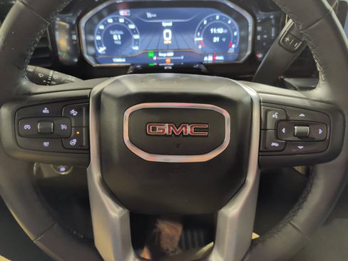 Used 2024 GMC Sierra 1500 Elevation image 9