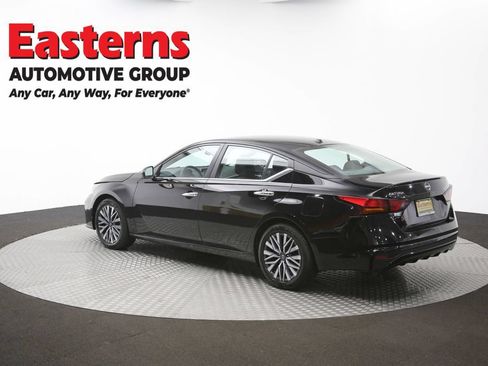 Used 2025 Nissan Altima 2.5 SV FWD image 61