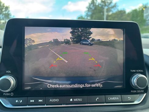 Used 2021 Nissan Rogue S AWD/4WD image 18