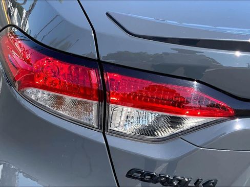 Certified 2025 Toyota Corolla SE FWD image 27