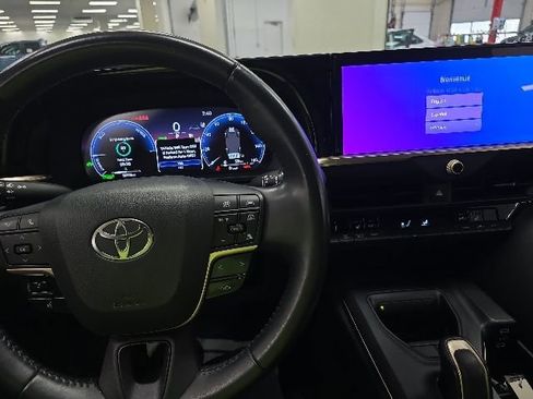 Used 2023 Toyota Crown AWD/4WD image 15