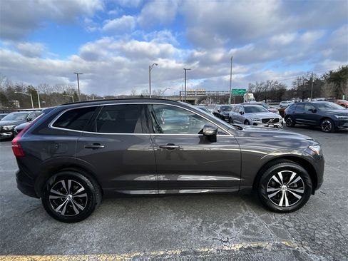 Certified 2023 Volvo XC60 B5 Core w/ Climate Package image 9