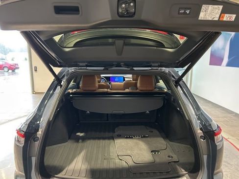 Used 2025 Toyota Crown Signia w/ Advanced Technology Package image 17