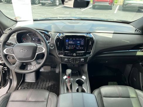 Certified 2023 Chevrolet Traverse RS FWD image 14