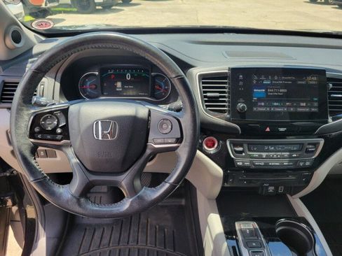 Used 2019 Honda Pilot Touring image 13