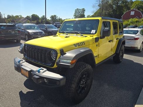 Used 2024 Jeep Wrangler Unlimited AWD/4WD image 3
