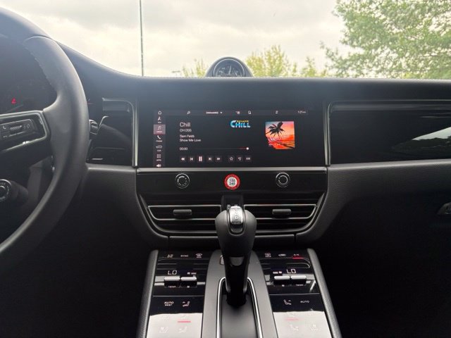 Used 2022 Porsche Macan S AWD/4WD image 22
