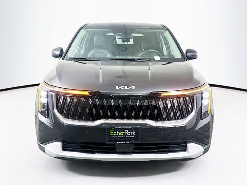 Used 2026 Kia Carnival FWD image 2