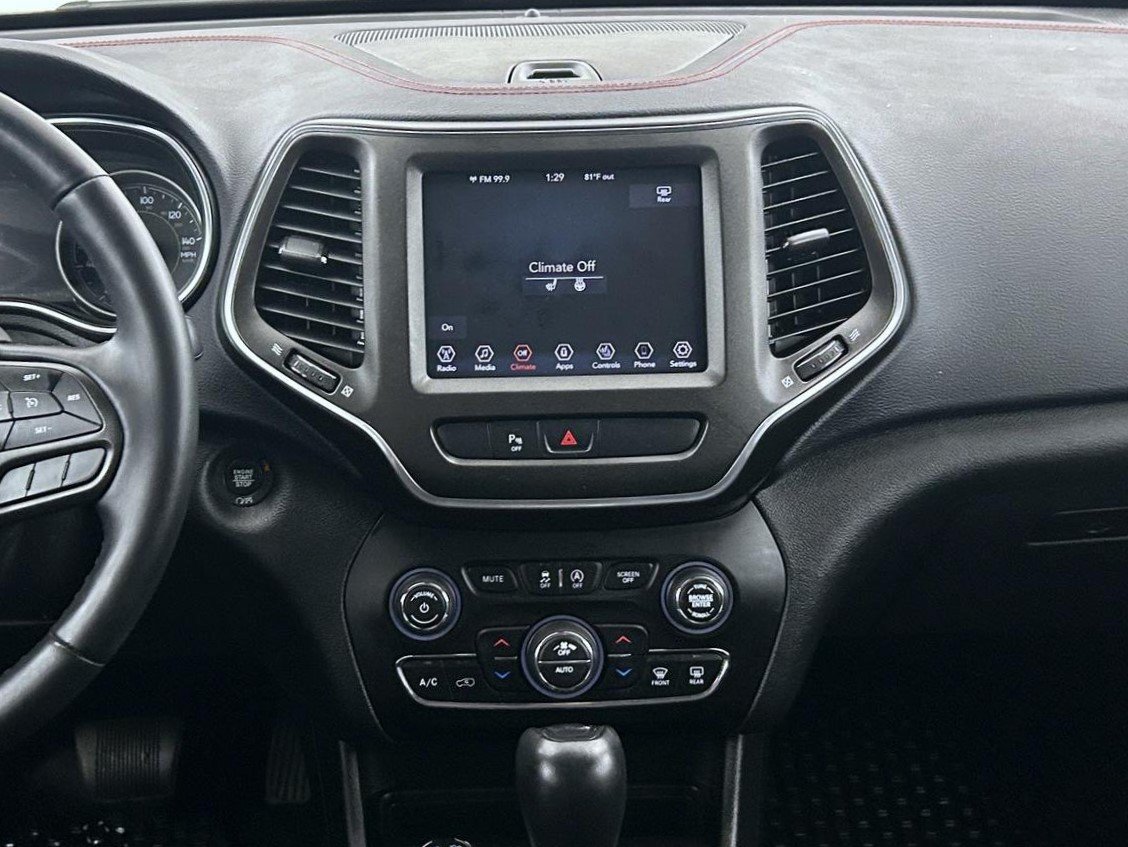 Used 2019 Jeep Cherokee Trailhawk w/ Comfort/Convenience Group AWD/4WD image 12