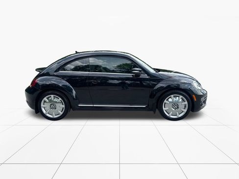 Used 2018 Volkswagen Beetle 2.0T SE FWD image 9