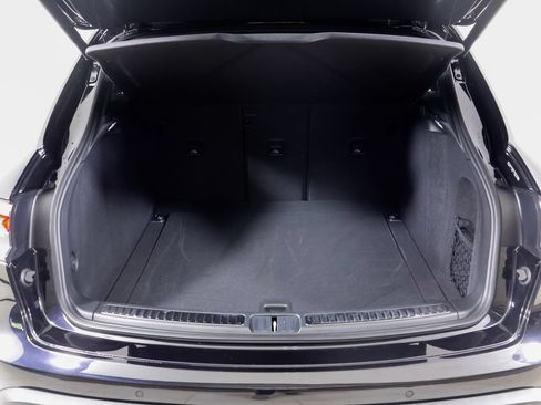 Certified 2023 Porsche Macan S AWD/4WD image 34