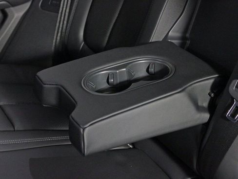 Certified 2026 Porsche Macan AWD/4WD image 34
