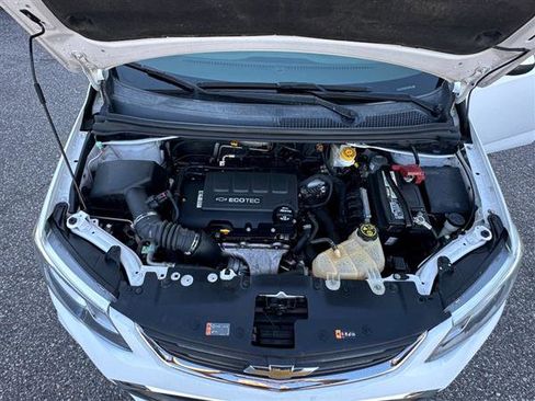 Used 2020 Chevrolet Sonic LT image 17