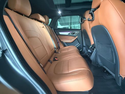 Used 2024 Jaguar F-PACE R-Dynamic S image 23