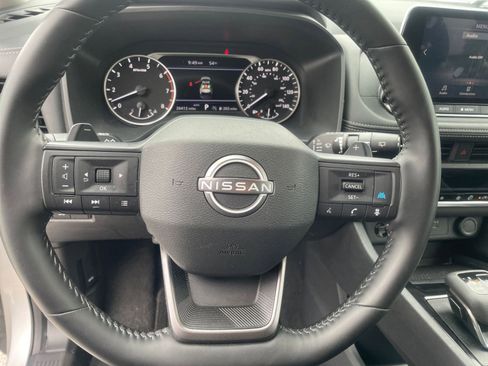 Used 2025 Nissan Rogue SV AWD/4WD image 28