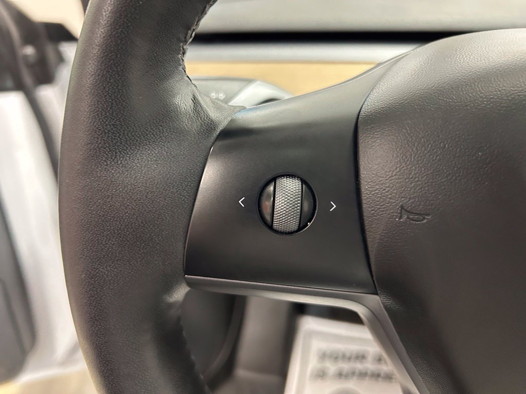 Used 2021 Tesla Model Y Long Range AWD/4WD image 12