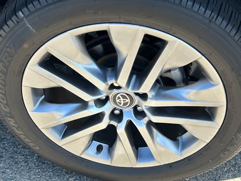 Used 2023 Toyota RAV4 XLE Premium FWD image 22