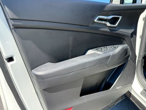 Certified 2023 Kia Sportage LX AWD/4WD image 16
