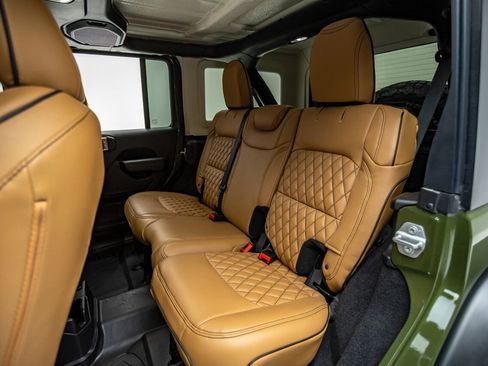 Used 2021 Jeep Wrangler Sport S image 27