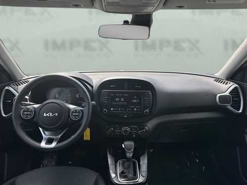 Used 2024 Kia Soul LX w/ Option Group 015 image 11