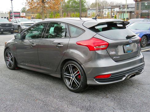 Used 2018 Ford Focus ST w/ Equipment Group 402A image 9