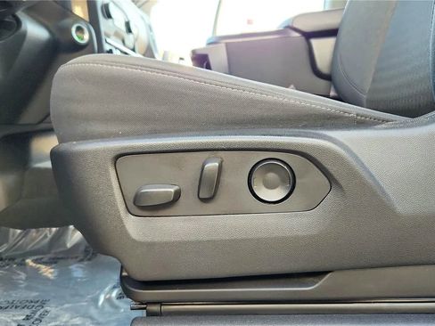 Used 2024 Chevrolet Silverado 2500 Custom w/ Custom Value Package image 26